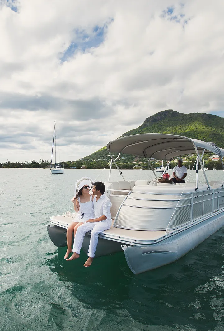 Hidden bays and private boats